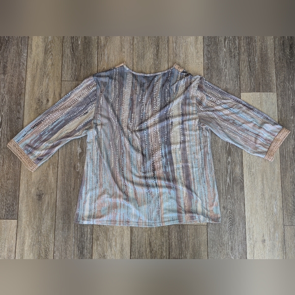 Women's Multicolor V-Neck Top - Picture 7 of 7